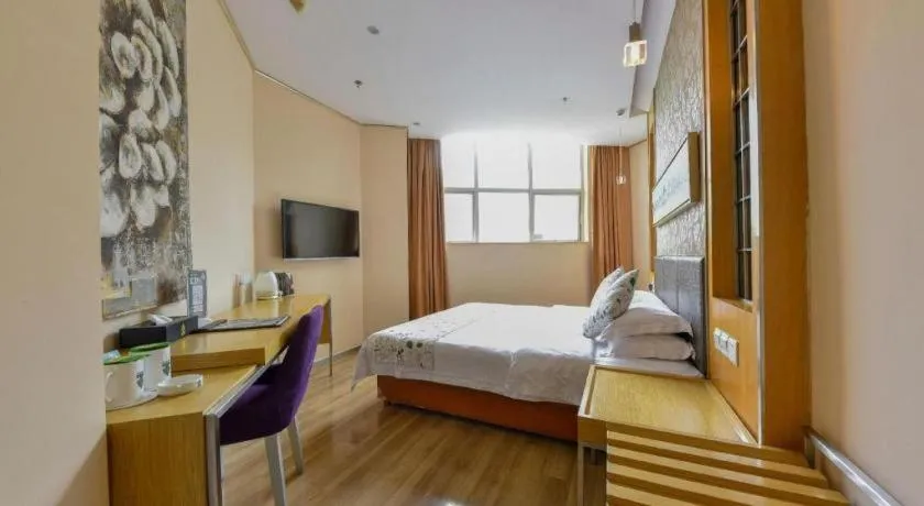 Bed in GreenTree Alliance Shenzhen Shekou Sea World Taizi Road Hotel