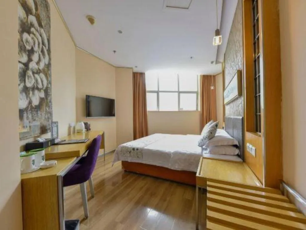 Bed in GreenTree Alliance Shenzhen Shekou Sea World Taizi Road Hotel