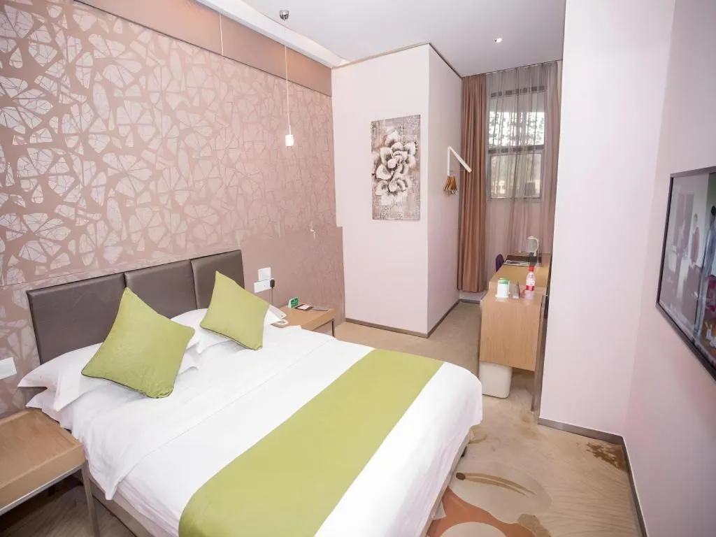 Bed in GreenTree Alliance Shenzhen Shekou Sea World Taizi Road Hotel