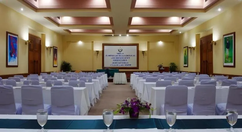 Lake View Hotel And Golf Club