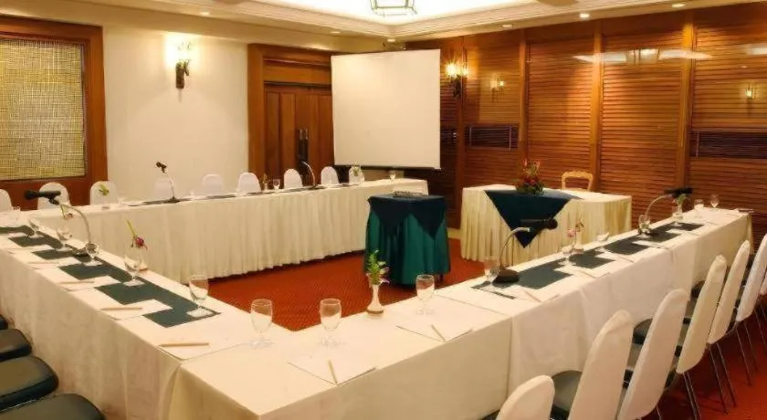 Lake View Hotel And Golf Club