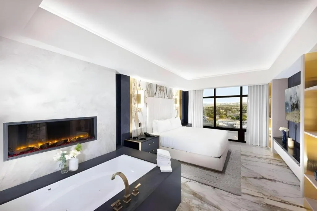 Bed in Peppermill Resort Spa Casino