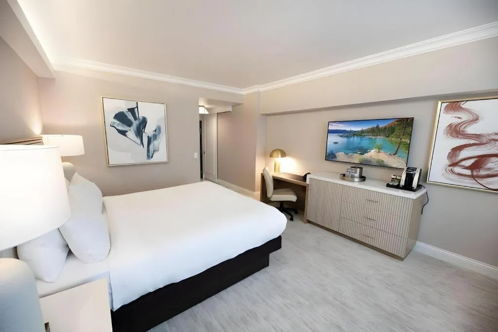 Bed in Atlantis Casino Resort Spa