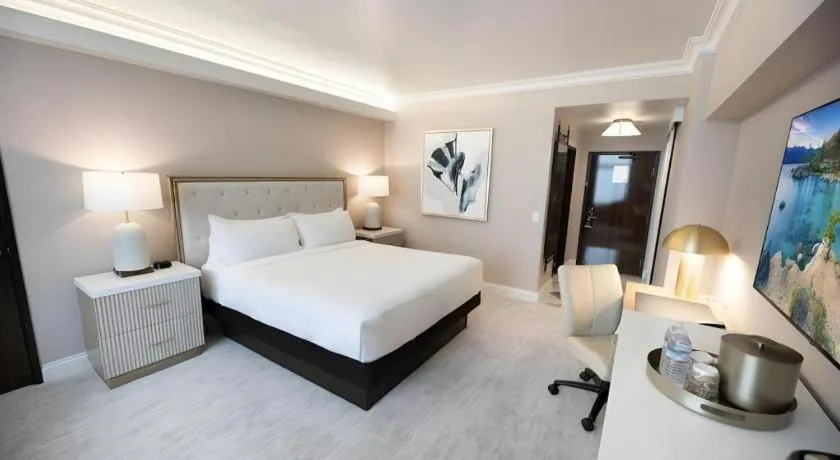 Bed in Atlantis Casino Resort Spa