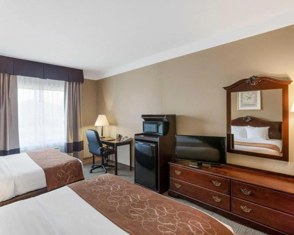 Bed in Comfort Suites Plainview