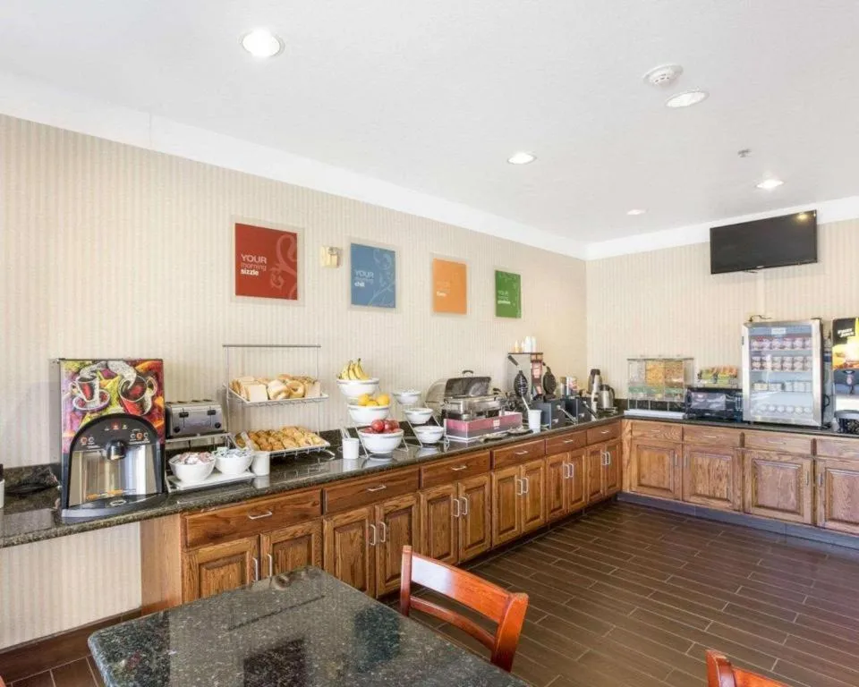 Comfort Suites Plainview