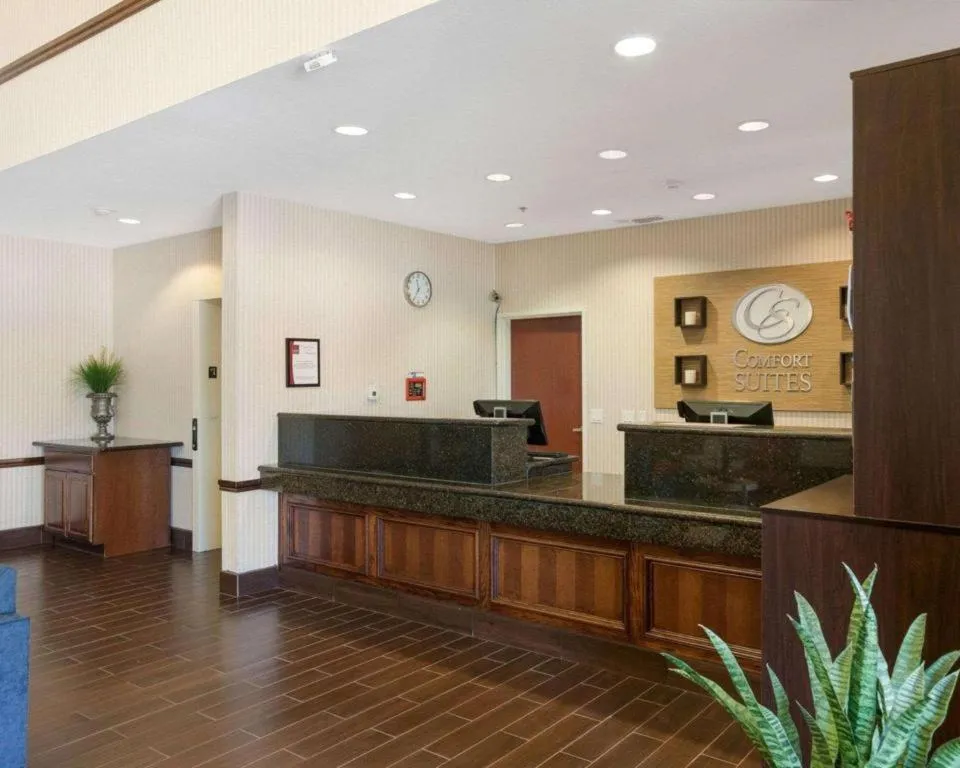 Comfort Suites Plainview
