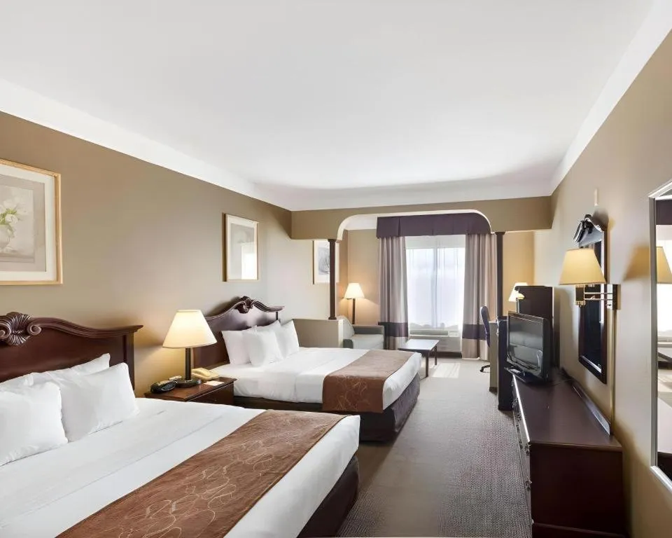 Bed in Comfort Suites Plainview