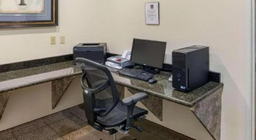 Comfort Suites Plainview