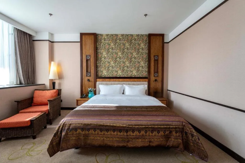 Bed in Riyuegu Hotsprings Resort