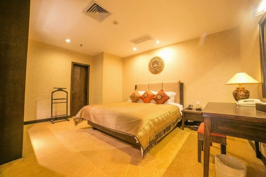 Bed in Riyuegu Hotsprings Resort