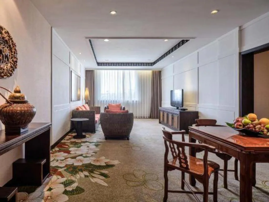 Riyuegu Hotsprings Resort