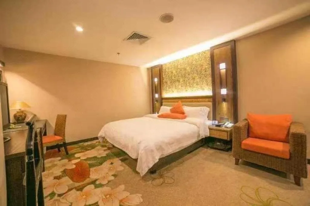 Bed in Riyuegu Hotsprings Resort