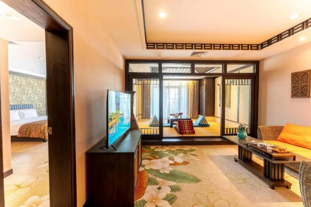 Bed in Riyuegu Hotsprings Resort