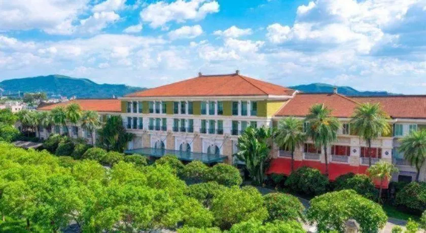 Riyuegu Hotsprings Resort