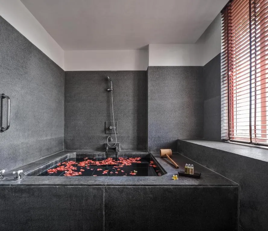 Riyuegu Hotsprings Resort