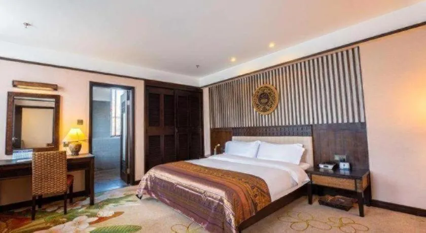 Bed in Riyuegu Hotsprings Resort