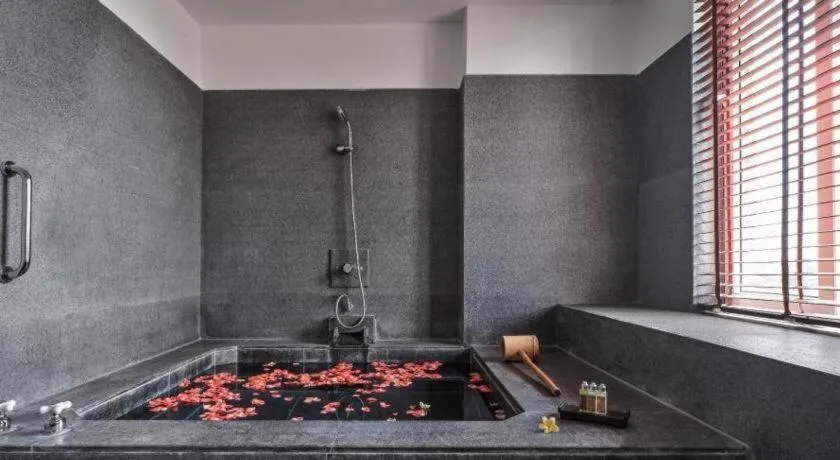 Riyuegu Hotsprings Resort