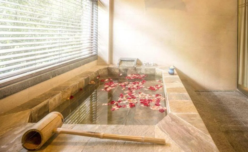 Riyuegu Hotsprings Resort