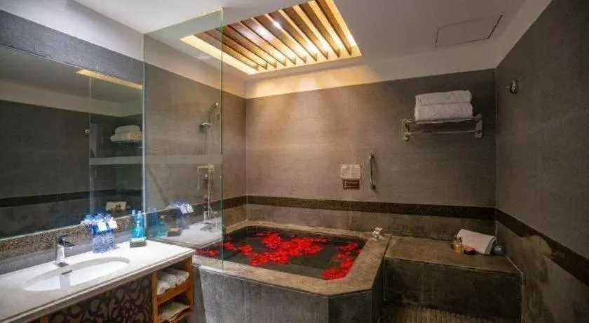 Riyuegu Hotsprings Resort