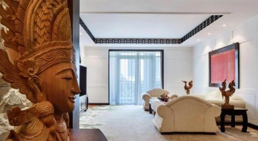 Bed in Riyuegu Hotsprings Resort