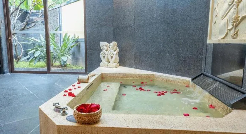 Riyuegu Hotsprings Resort