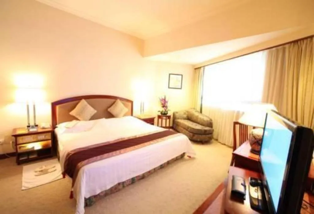 Bed in Century Plaza Hotel