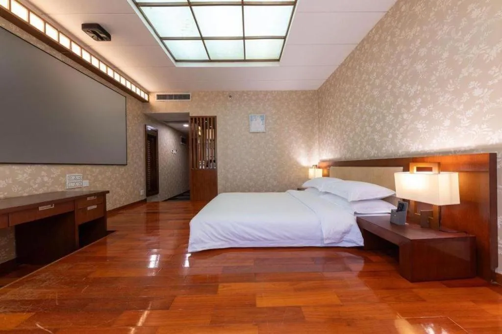 Bed in Century Plaza Hotel