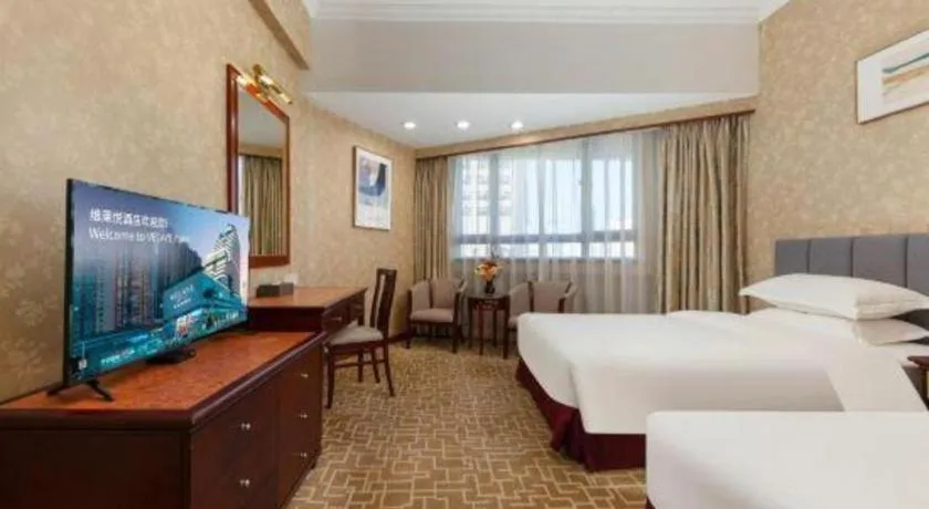 Bed in Century Plaza Hotel