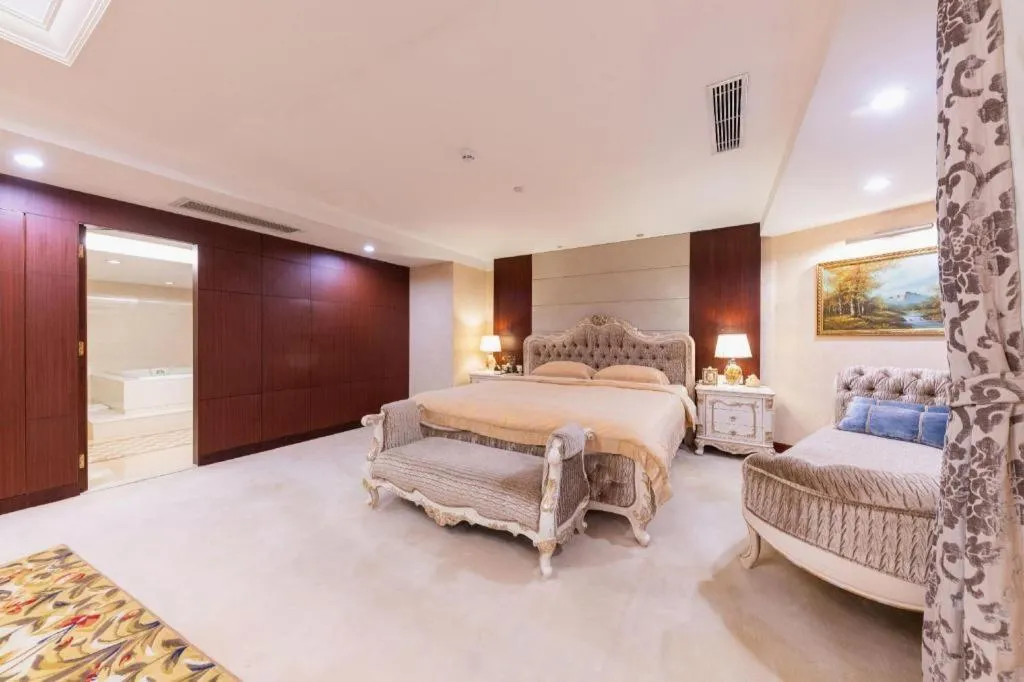 Bed in Century Plaza Hotel