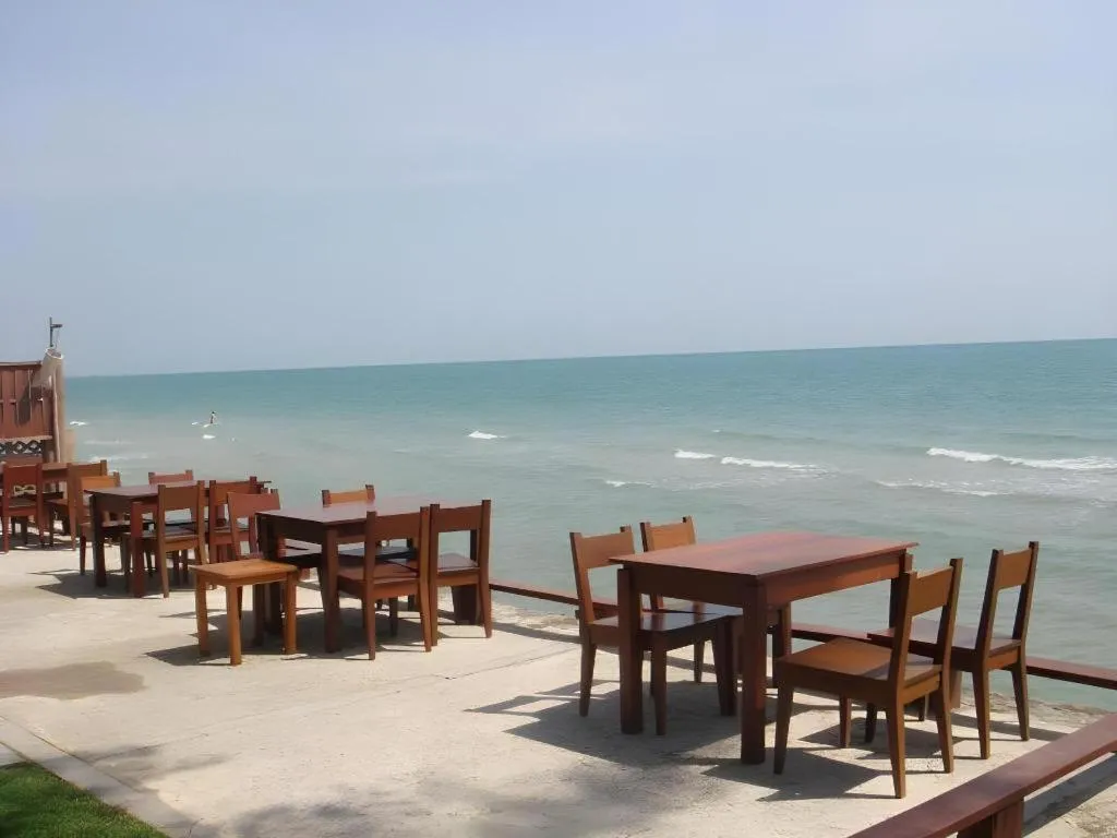 Baan Talay Dao Resort