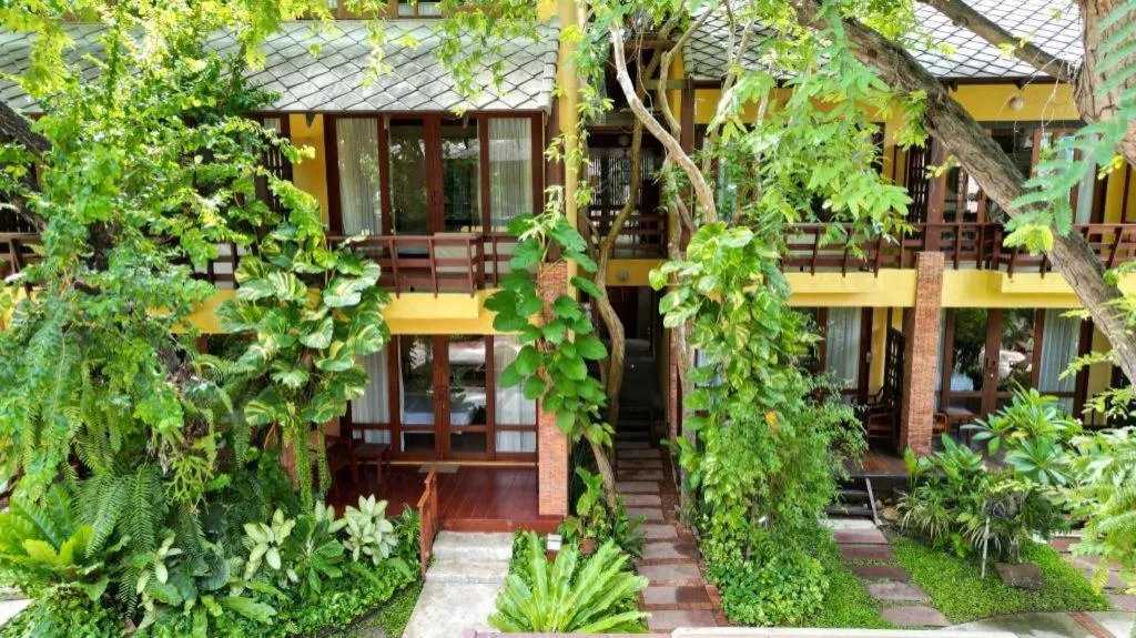 Baan Talay Dao Resort