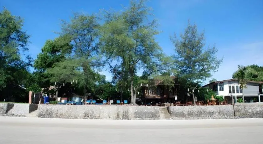 Baan Talay Dao Resort