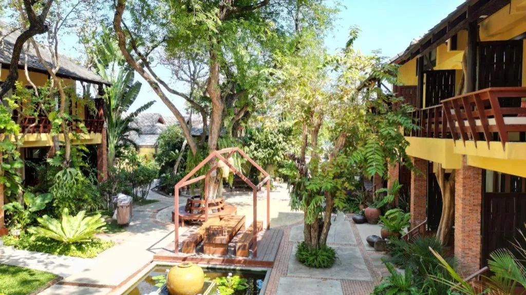 Baan Talay Dao Resort