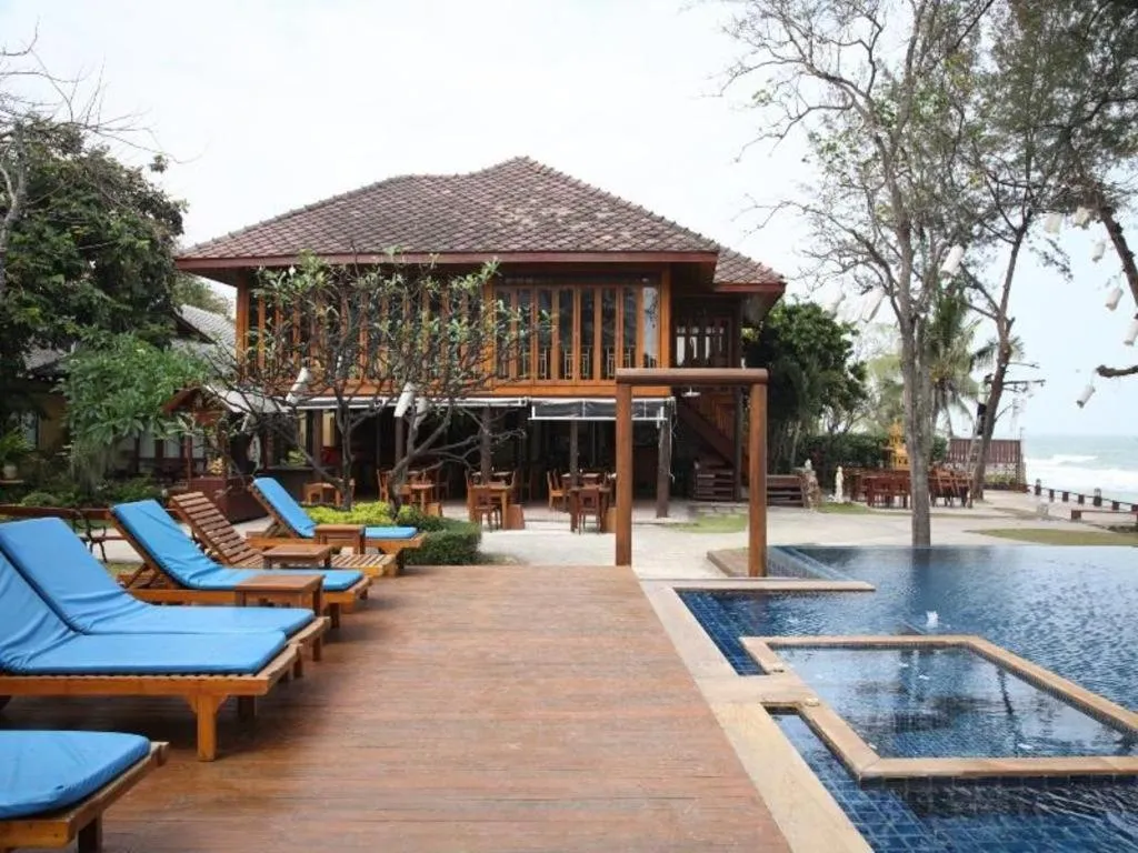 Baan Talay Dao Resort