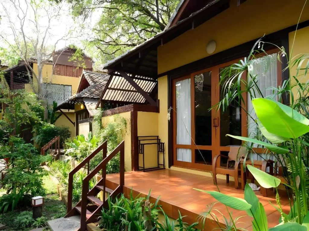 Baan Talay Dao Resort