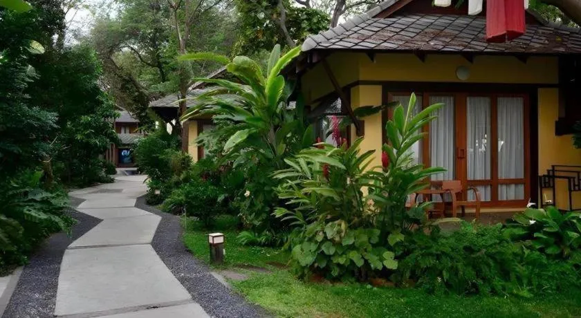 Baan Talay Dao Resort