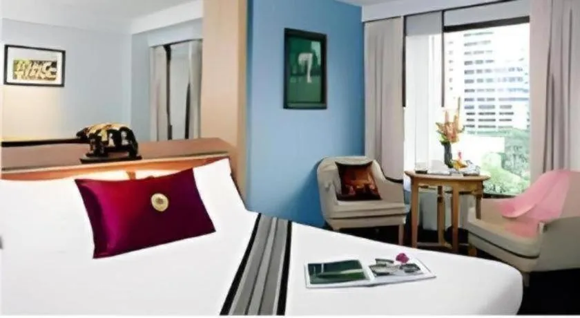 Bed in Best Comfort Bangkok Hotel