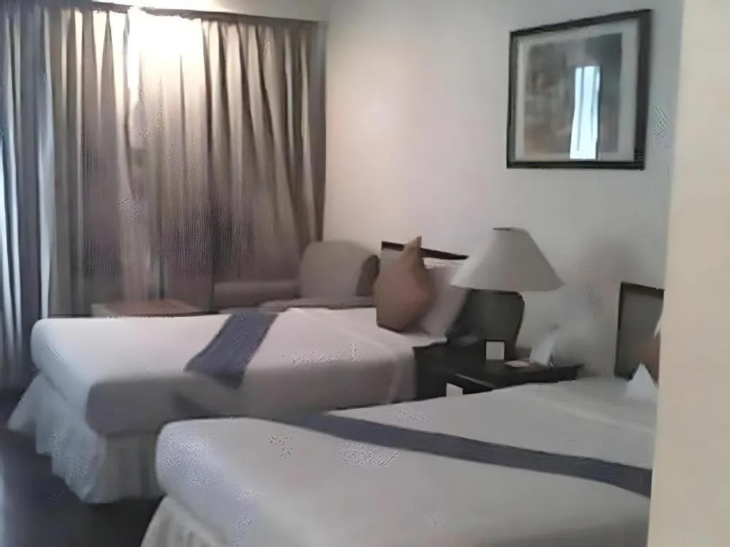 Bed in Best Comfort Bangkok Hotel