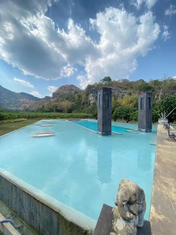 Avartarn Miracles Hotel