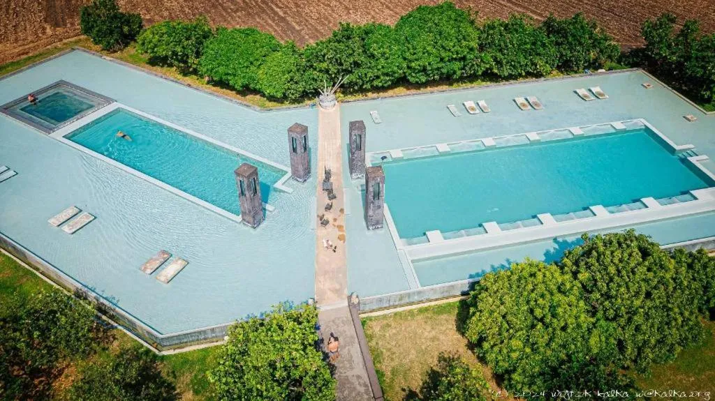 Avartarn Miracles Hotel