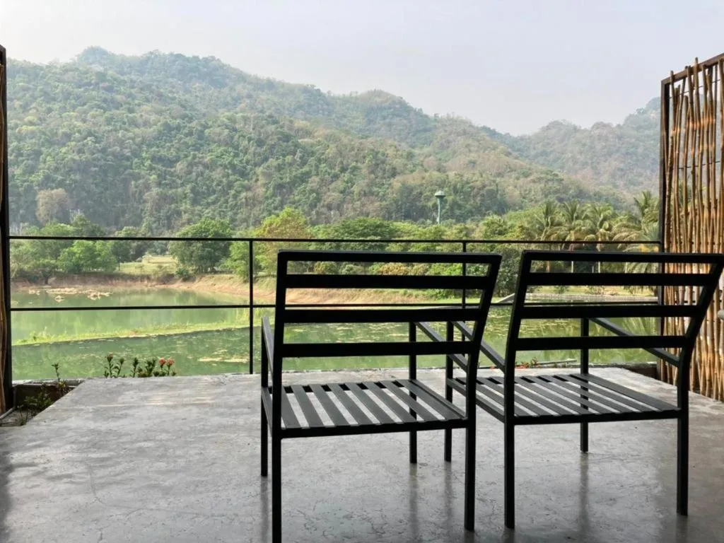 Avartarn Miracles Hotel