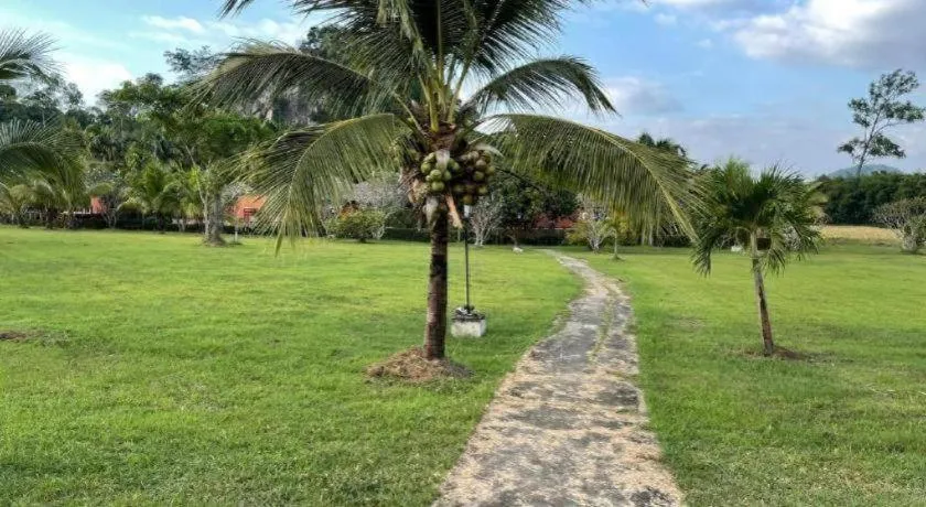 Avartarn Miracles Hotel