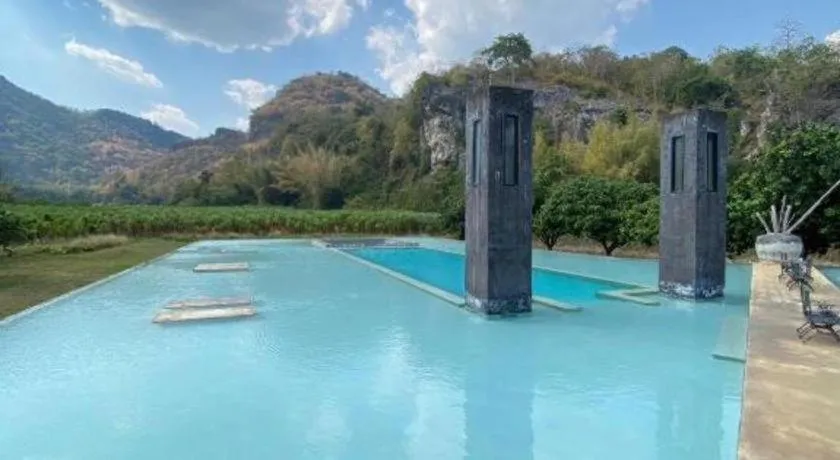 Avartarn Miracles Hotel