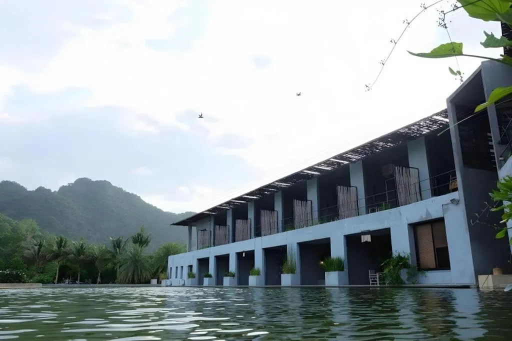 Avartarn Miracles Hotel