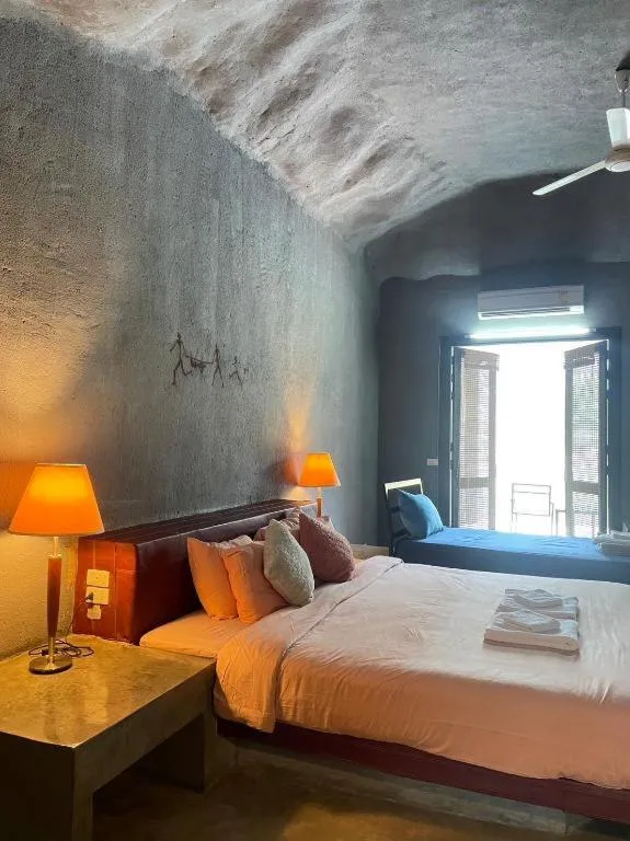 Bed in Avartarn Miracles Hotel