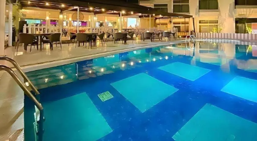 Horison Ultima Makassar