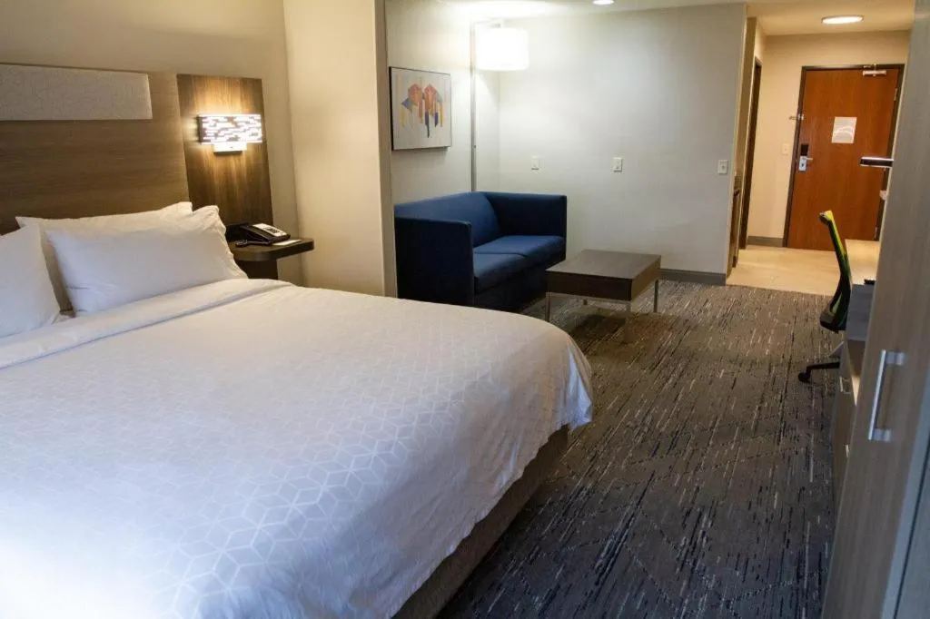 Bed in Holiday Inn Express O'Neill By IHG