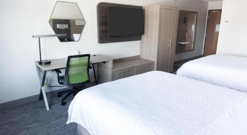 Bed in Holiday Inn Express O'Neill By IHG