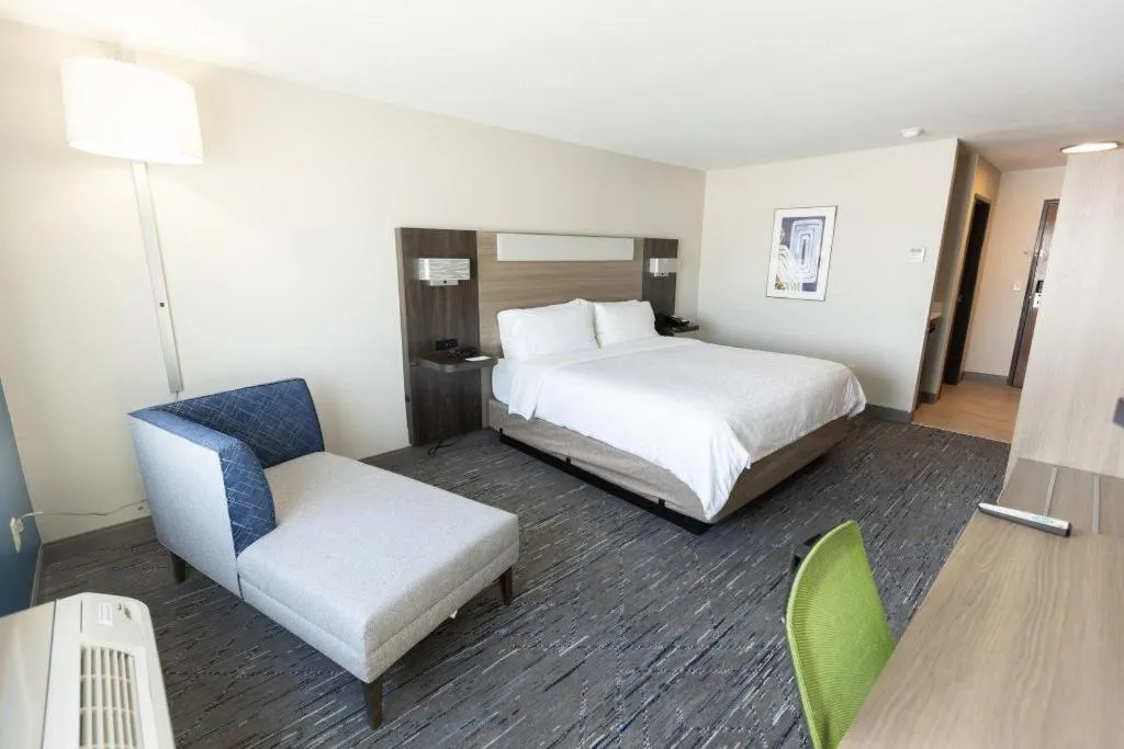 Bed in Holiday Inn Express O'Neill By IHG